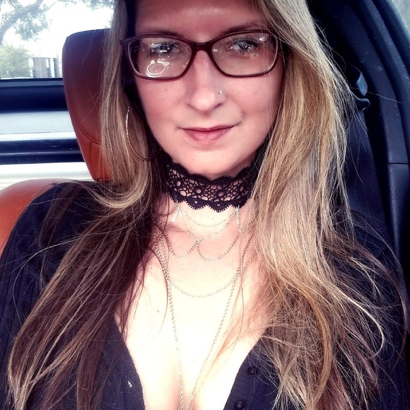 Meet your Posher, Carla - Picture 1 of 1